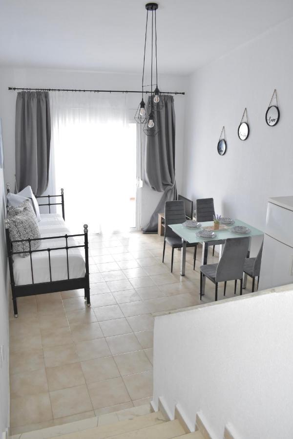 Varonos Summer Residences *