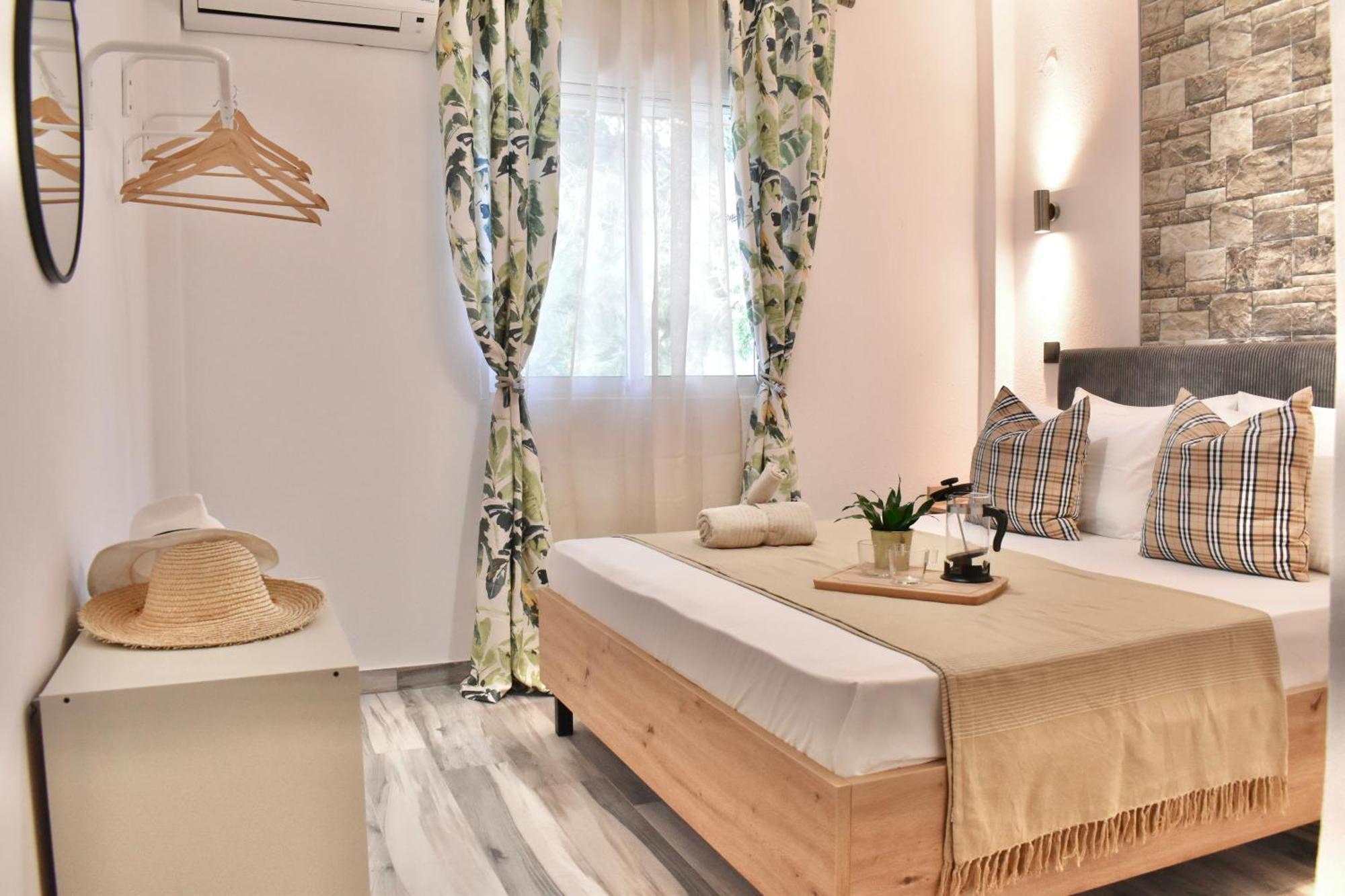 Varonos Summer Residences *