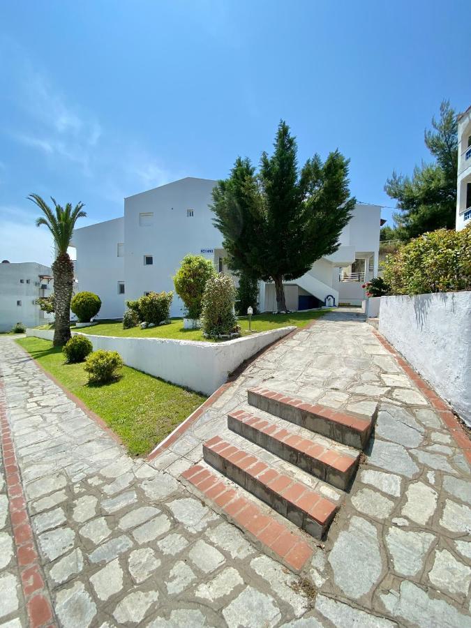 Varonos Summer Residences *