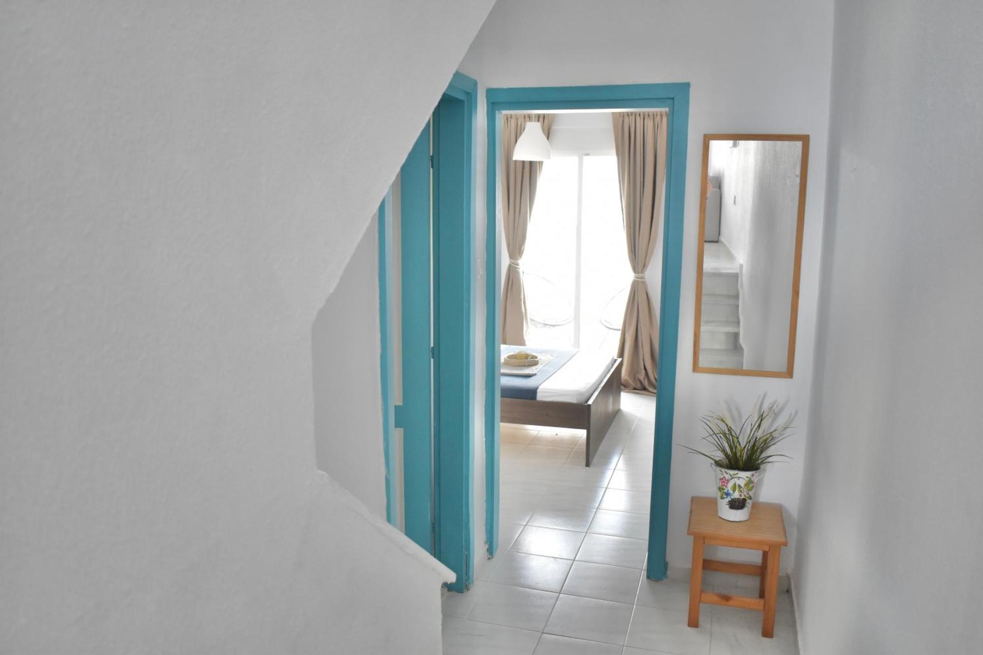 Varonos Summer Residences *