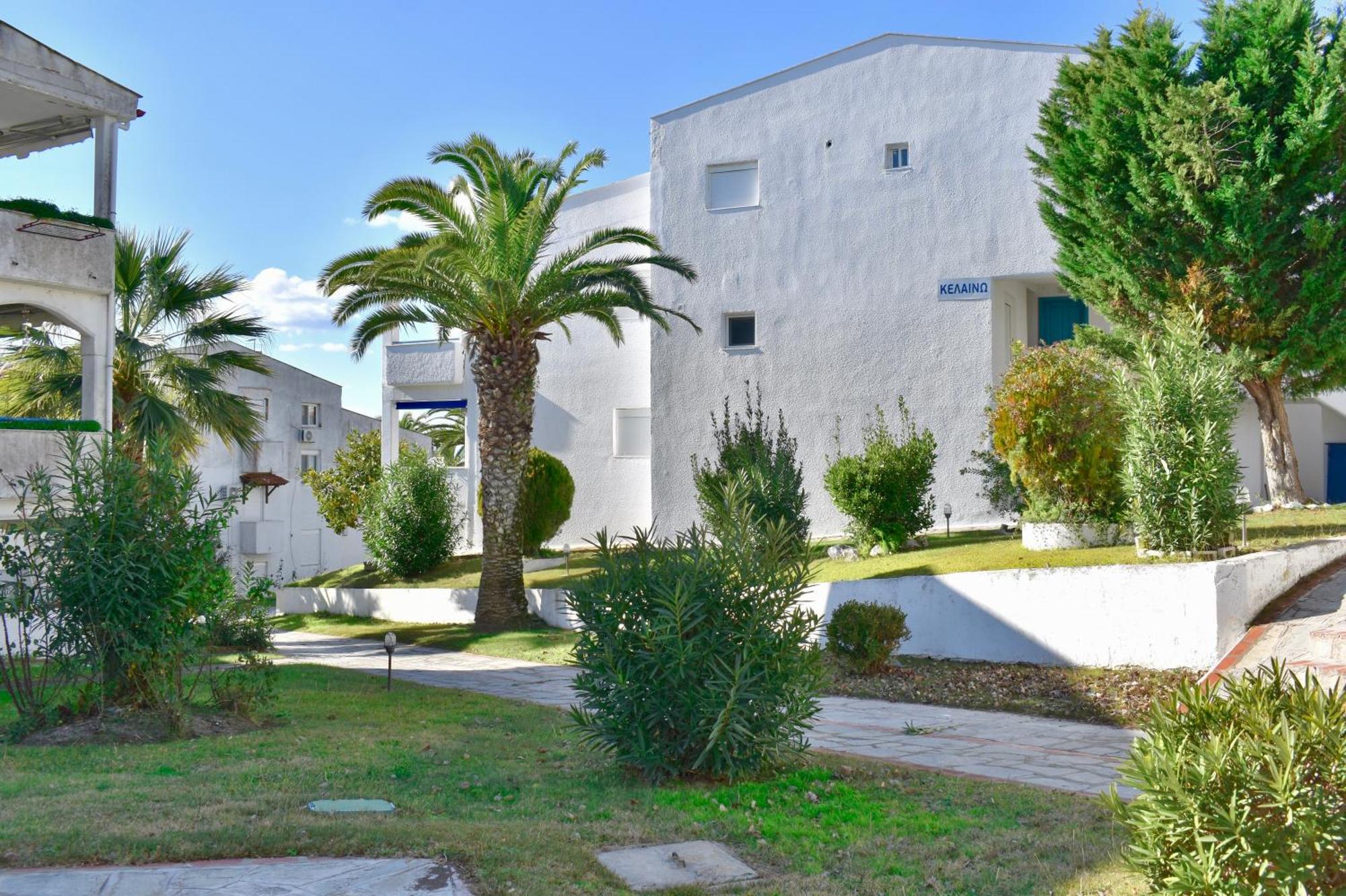 Varonos Summer Residences *